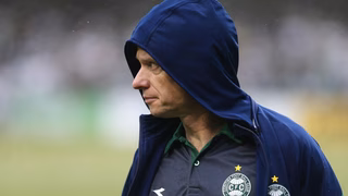 Destaque do Coritiba vira desfalque no Brasileirão; árbitro revela motivo