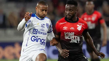 De fora do Atletiba, gringo do Athletico se manifesta após expulsão