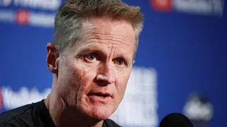 Técnico da NBA cobra controle de armas após novo massacre em escola no Texas