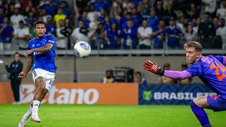 Athletico joga mal, perde para o Cruzeiro e chega a quatro jogos sem vencer