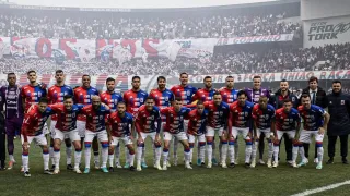 Campeão pelo Paraná, meia rescinde com clube da Série B e fica livre no mercado