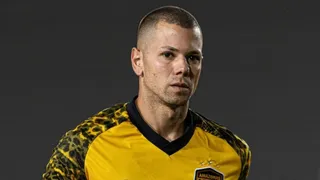 Ex-Paraná cobra R$ 8 milhões e recebe despedida polêmica de clube da Série C
