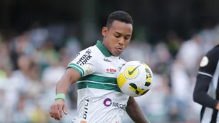 Igor Paixão fica fora do Coritiba x Santos e aumenta rumores sobre possível saída
