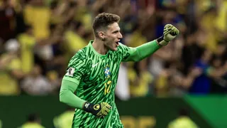 Goleiro Bento, ex-Athletico, é acionado em Brasil x Colômbia após choque de Alisson