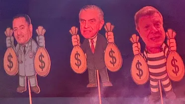 Torcida do Athletico protesta com caricaturas de Petraglia e diretores