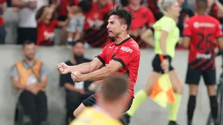Willian Bigode quebra jejum e deve ganhar sequência no ataque do Athletico
