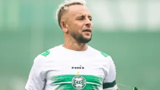 Rafinha anuncia aposentadoria após saída polêmica do Coritiba