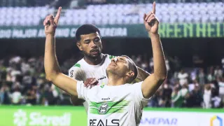 Jogador criticado pela torcida deixa o Coritiba