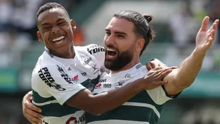Coritiba estreia no Brasileirão com atuação de gala, lei do ex e vitória sobre o Goiás