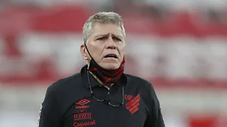 Autuori testa positivo para Covid-19 e não viaja para Athletico e Grêmio