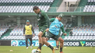 Coritiba tem três retornos importantes contra o Flu: veja o provável time