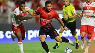 De melhor ataque a três jogos sem marcar, Athletico cai de produção