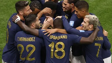 França se reconstrói e vai da perda de oito jogadores a favorita ao título