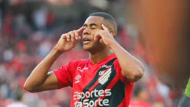 Athletico aceita proposta, e volante Erick será vendido a clube da Série A