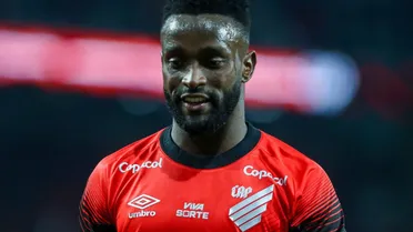 Athletico dá mais um vexame, revolta a torcida e amplia jejum na Série B