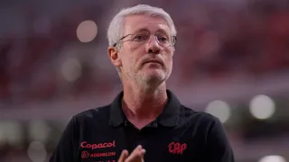 Athletico afasta do elenco dupla criticada pela torcida