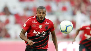 Marcelo Cirino ganha ação na Fifa, rescinde com clube chinês e fica livre no mercado