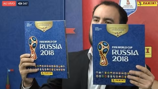 Álbum de figurinhas da Copa é lançado, mas preço revolta fãs