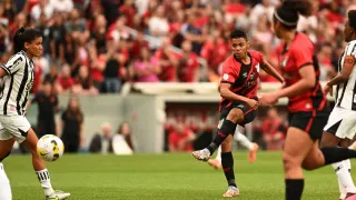 Com 28 mil na Baixada, Athletico larga com vitória sobre o Ceará na final do Brasileiro A2 feminino