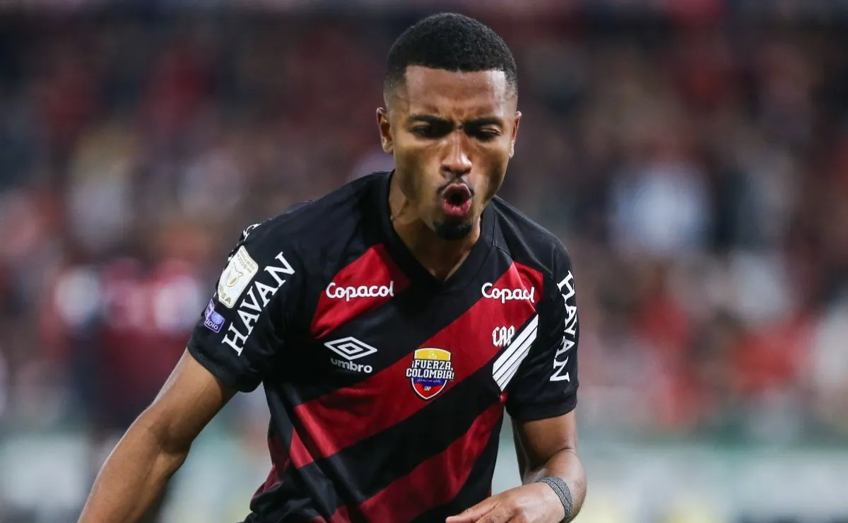 Leozinho lamenta chance perdida pelo Athletico contra o Bragantino