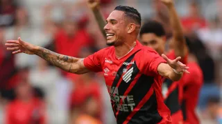 Athletico ganha do Azuriz, do bandeira Trombeta e vai às semifinais