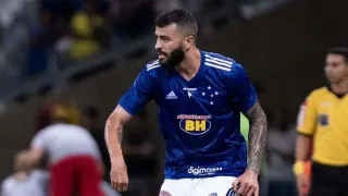 Paraná Clube acerta a contratação de lateral ex-Cruzeiro: “Camisa pesada”