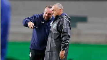 Coritiba completa três semanas sem técnico efetivo; interino deve comandar contra Operário