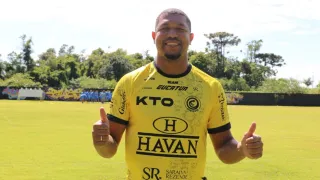 Cascavel anuncia atacante Rodrigão, ex-Coritiba e Santos