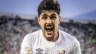 Athletico negocia com zagueiro e mira atacante do futebol turco