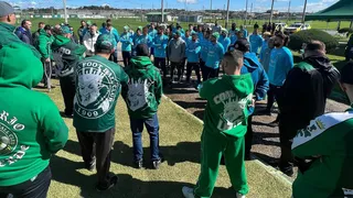 Torcida organizada do Coritiba se reúne com jogadores, comissão e diretoria no CT