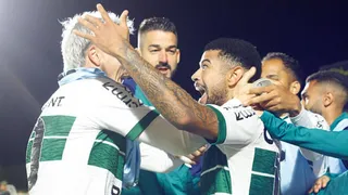 Coritiba vence bem fora de casa: bem estruturado e com gols de craque