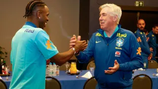 Seleção brasileira se apresenta para primeiro jogo com Carlo Ancelotti