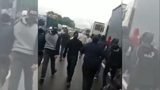 Torcedores do Corinthians dispersam protesto bolsonarista na Marginal Tietê