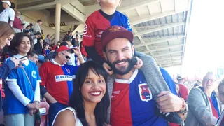 Campeã do BBB e namorado torcem para o Paraná contra o Atlético