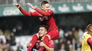 Herói no Atletiba, lateral arranca elogios de companheiros no Athletico