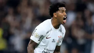 Alvo de críticas, Gil entra para o top 5 da lista de zagueiros artilheiros do Corinthians