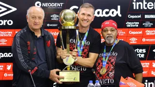 Athletico reencontra técnico que teve saída polêmica após título