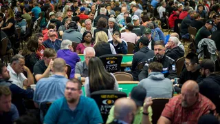 Maior torneio de poker ao vivo da história tem mais de 28 mil inscrições