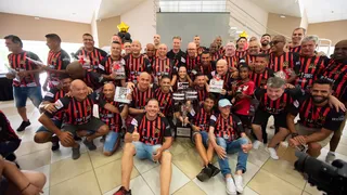 Festa dos 20 anos do título brasileiro do Athletico reúne ex-jogadores, torcedores, tem samba e chope