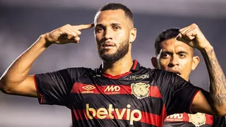 Coritiba anuncia atacante artilheiro que estava em clube da Série A