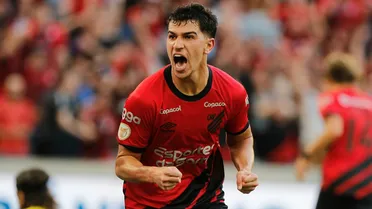 Athletico troca o futebol cafona pelo alegre e descontraído