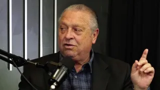 Carneiro Neto relembra tabelinha com Petraglia na criação da Banda B e lamenta fim de cobertura