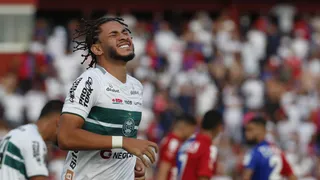 Sem jogar na Série B, atacante destaque da base volta ao Coritiba