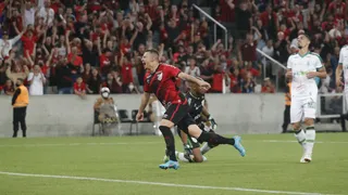 Athletico não conta com Hugo Moura contra o Flamengo; veja o provável time