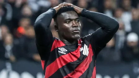 Viveros está tendo dificuldade no Athletico? Odair revela superação do artilheiro