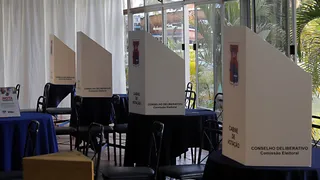 Candidatos à presidência do Paraná realizam debate. Acompanhe AO VIVO