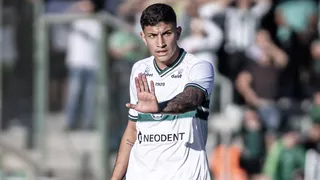 Quase dispensado há dois meses, zagueiro Thiago Dombroski negocia renovação