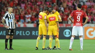 Globo decide não mais exibir replays antes de decisão do árbitro