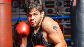 Comediante encara funkeiro bicampeão em evento de boxe com Popó