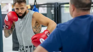 Curitibano volta ao UFC após suspensão e encara “vitrine” em Las Vegas
